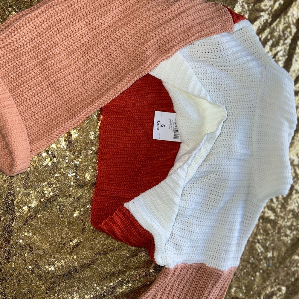 Cream/Salmon/White cropped sweater